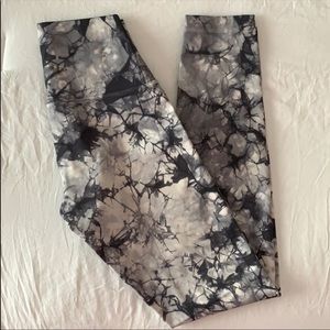 Lululemon shibori print wunder under